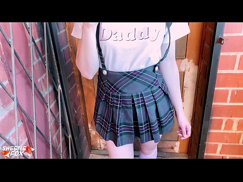 ❤️ Školáčka jej hlboko vysaje penis a namiesto vyučovania šuká. ️ Porno na nás ﹏