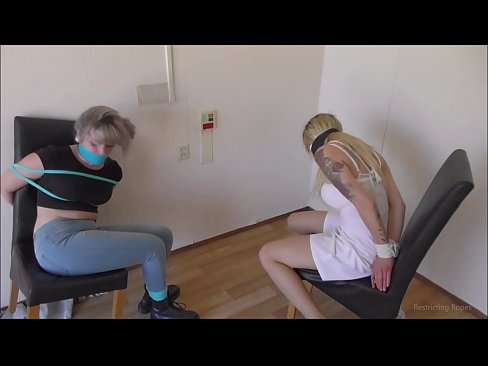 ❤️ Závislá / zviazaná a s roubíkom / dievča v núdzi ️ Porno na nás ﹏